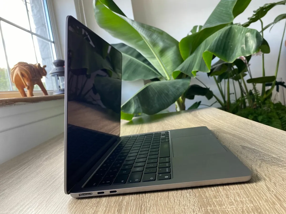 Apple MacBook Air 13inch (2022) M2 | 256GB | 8GB - Image 4