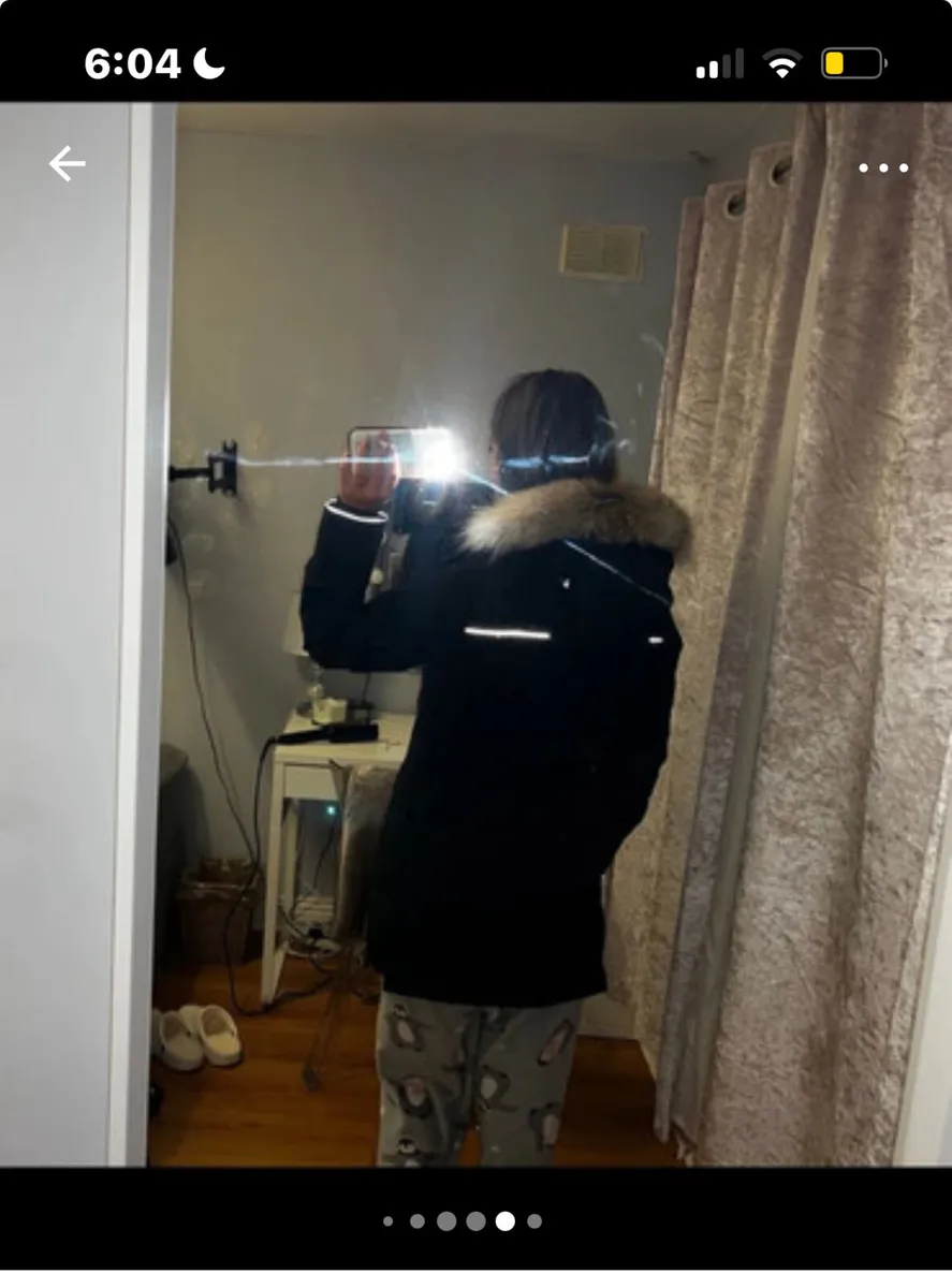 Canada goose jacket - Image 3