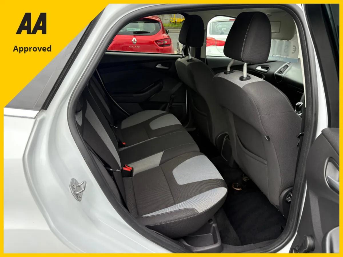 Ford Focus ZETEC TURBO - Image 3