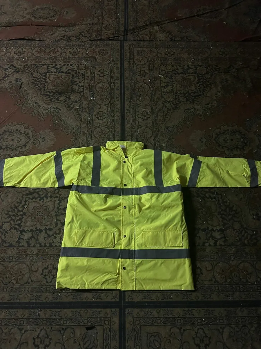 Job lot hi vis jackets - Image 1