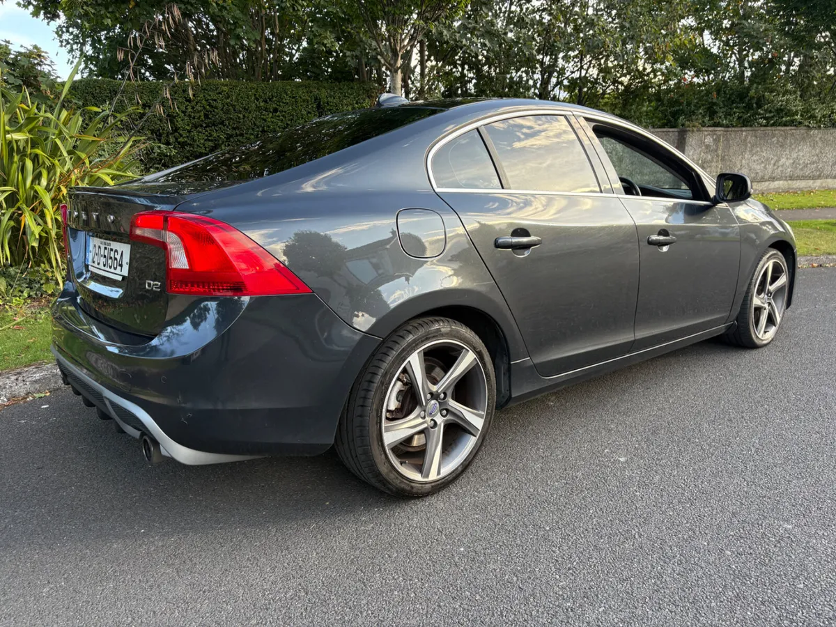 R-DESIGN VOLVO S60 LOW MILEAGE - Image 2