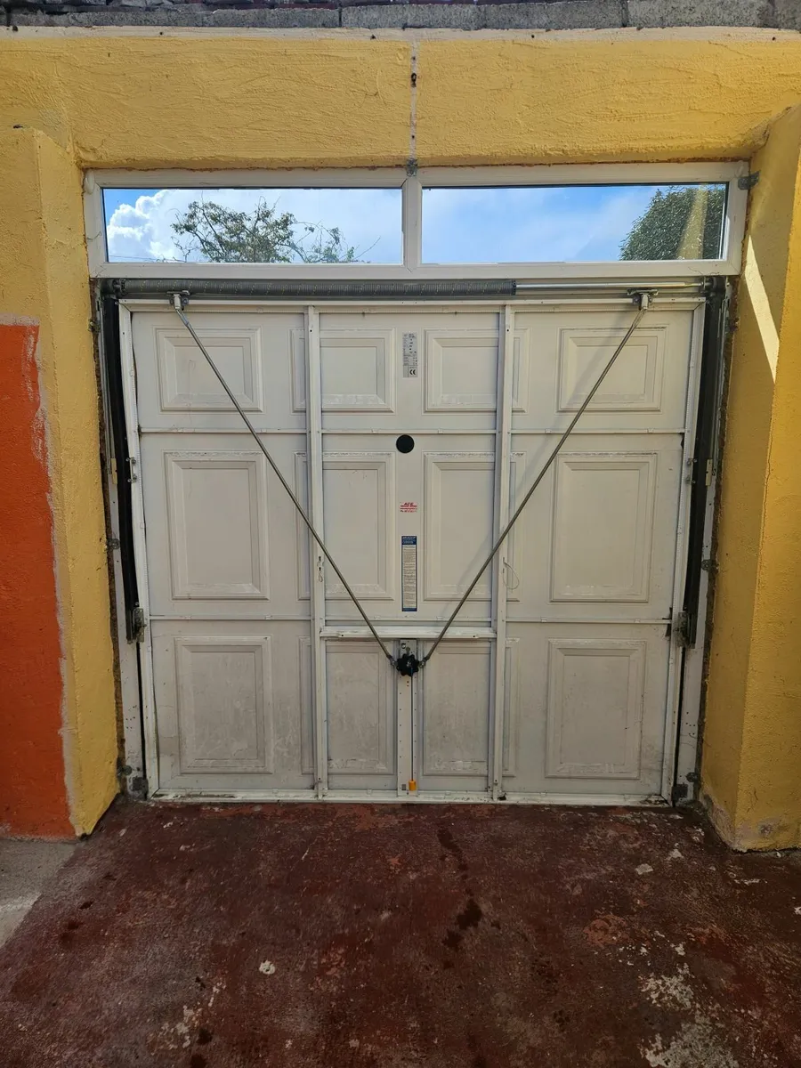 Garage door - Image 2