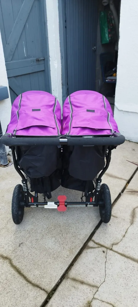 Double nipper out and about buggy - Image 3