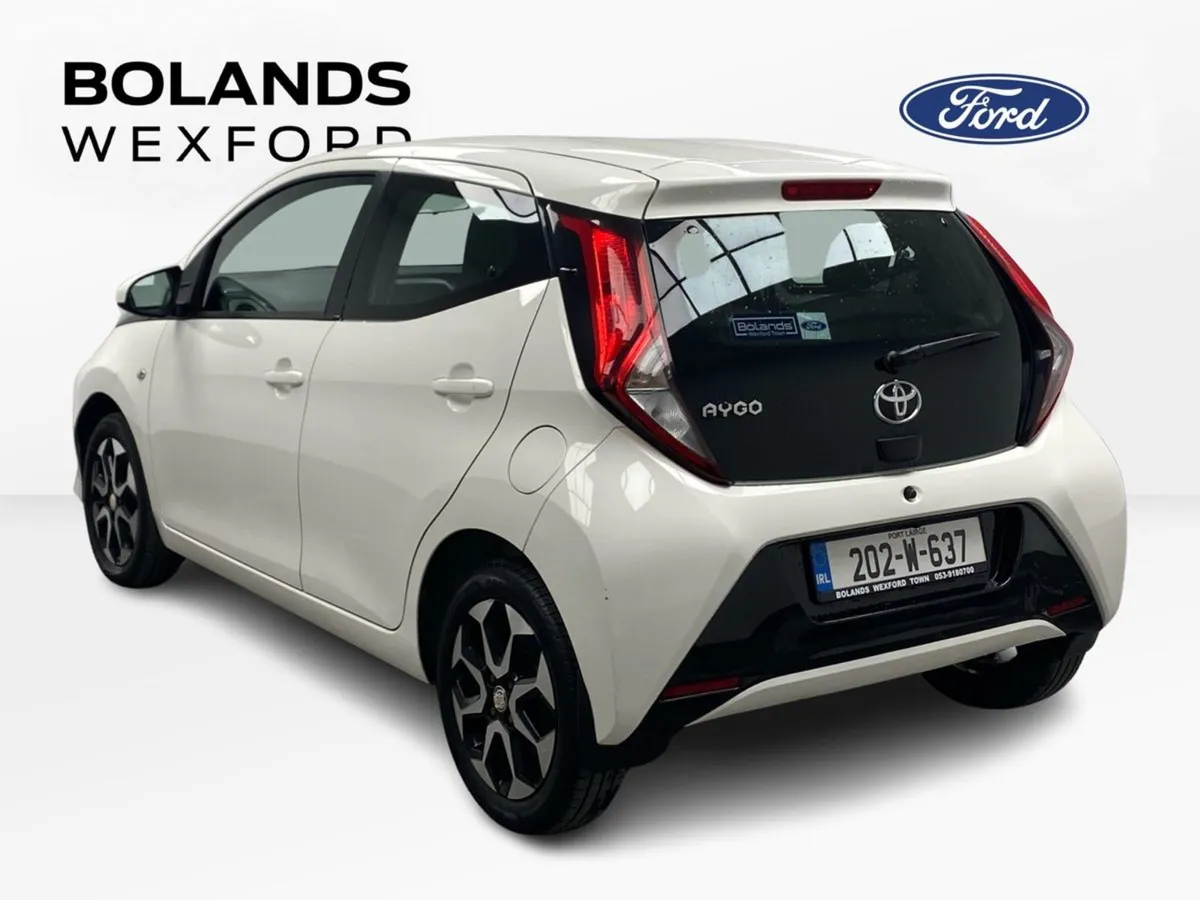 Toyota AYGO 1.0 Vvt-i X-play Smartphone - Image 4