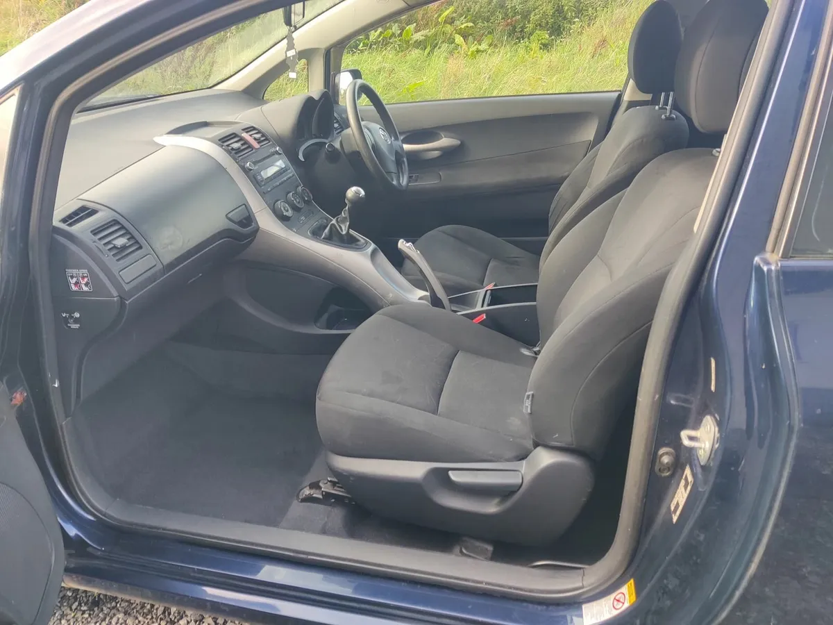 Toyota Auris 2007 - Image 3