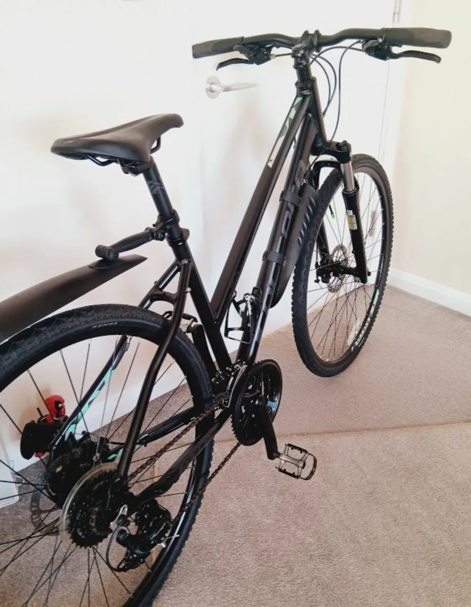 Carrera Crossfire disc Bike + receipt  (NEW) - Image 4