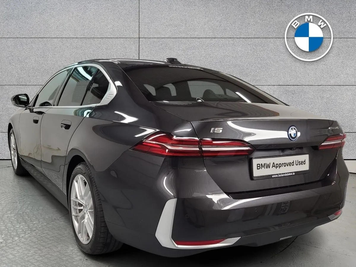 BMW i5 Edrive40 Sport - Image 3