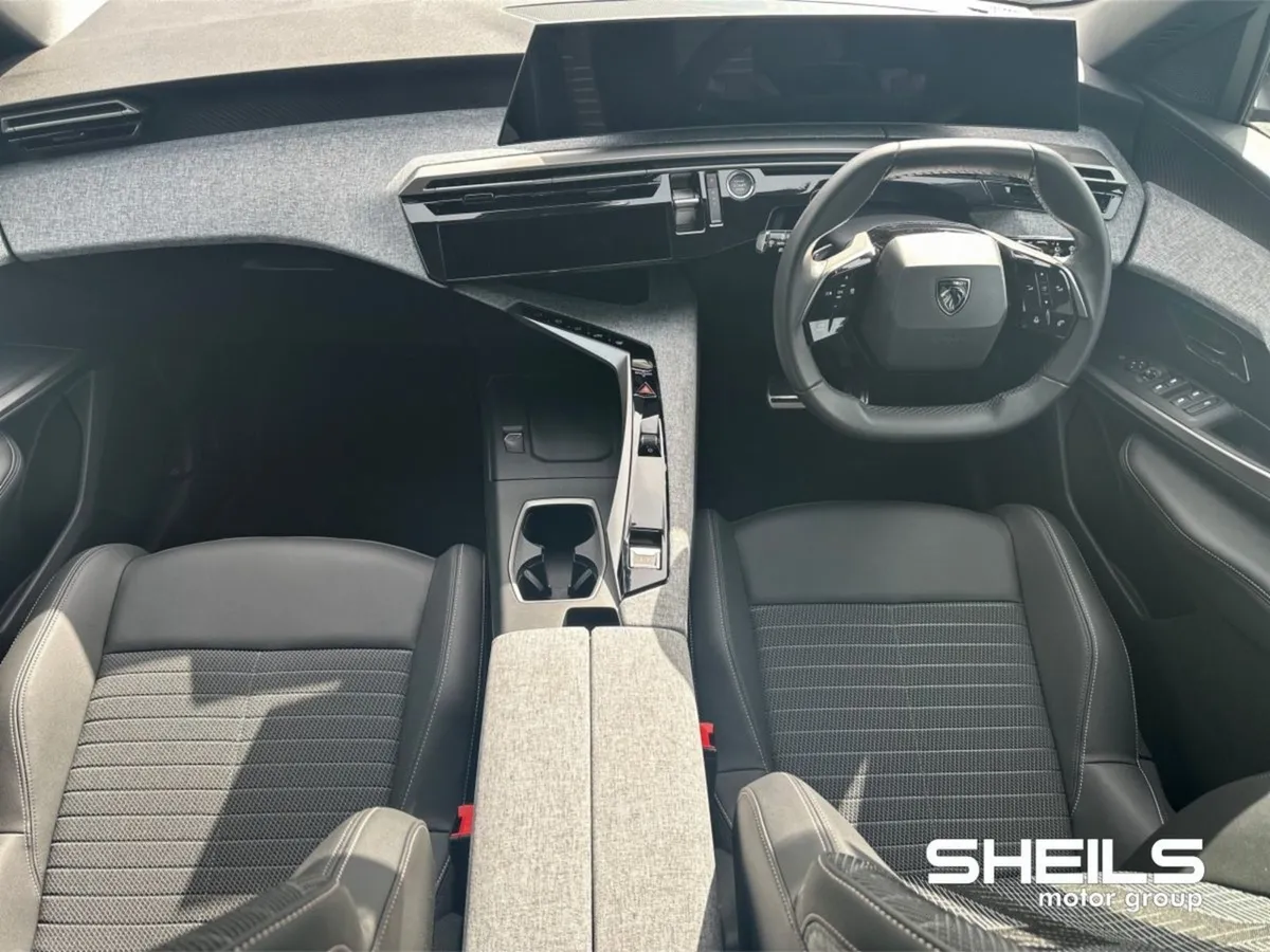 Peugeot 5008 Electric 210BHP Allure 7 Seater  dem - Image 3