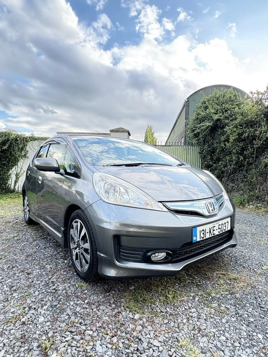 Honda Fit / Jazz 1.5 RS Hybrid [Immaculate] - Image 3