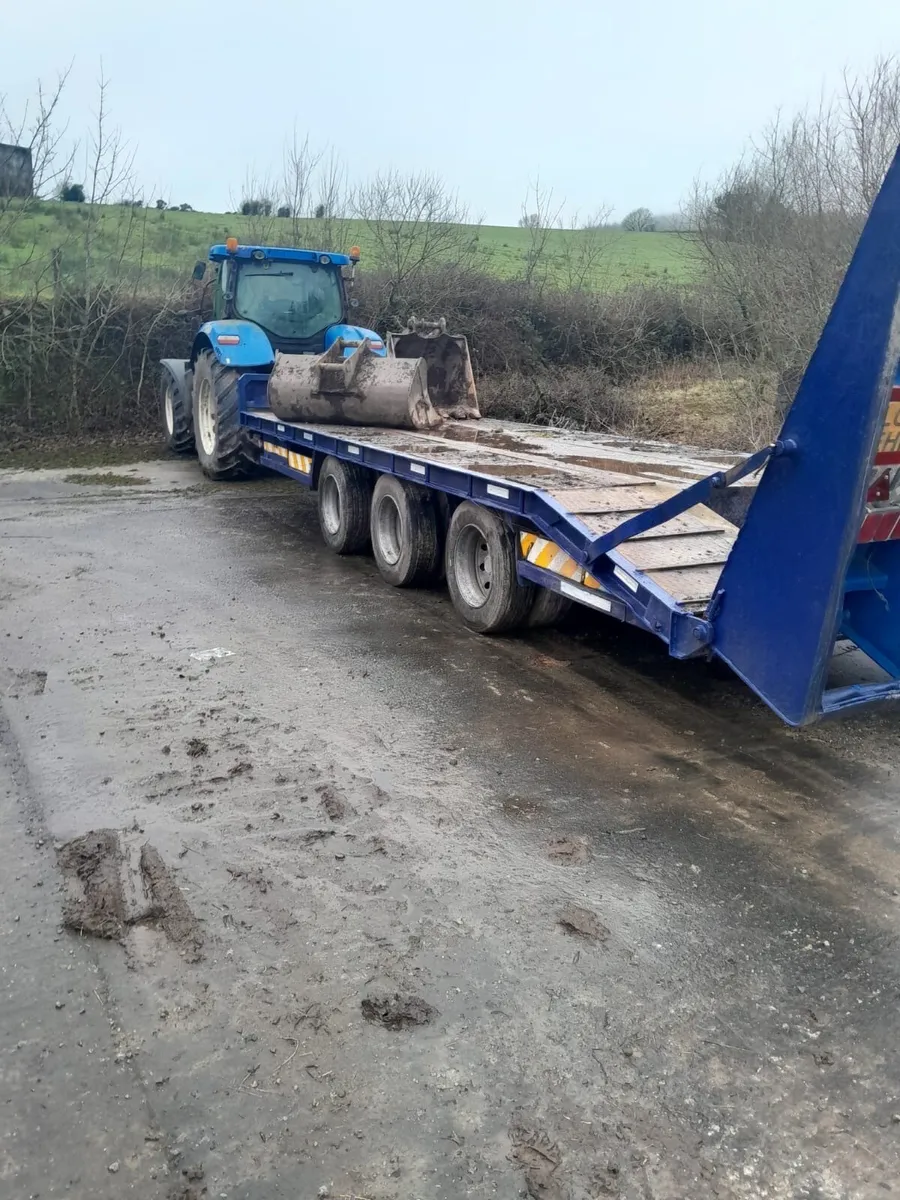 WHITE Low loader - Image 1