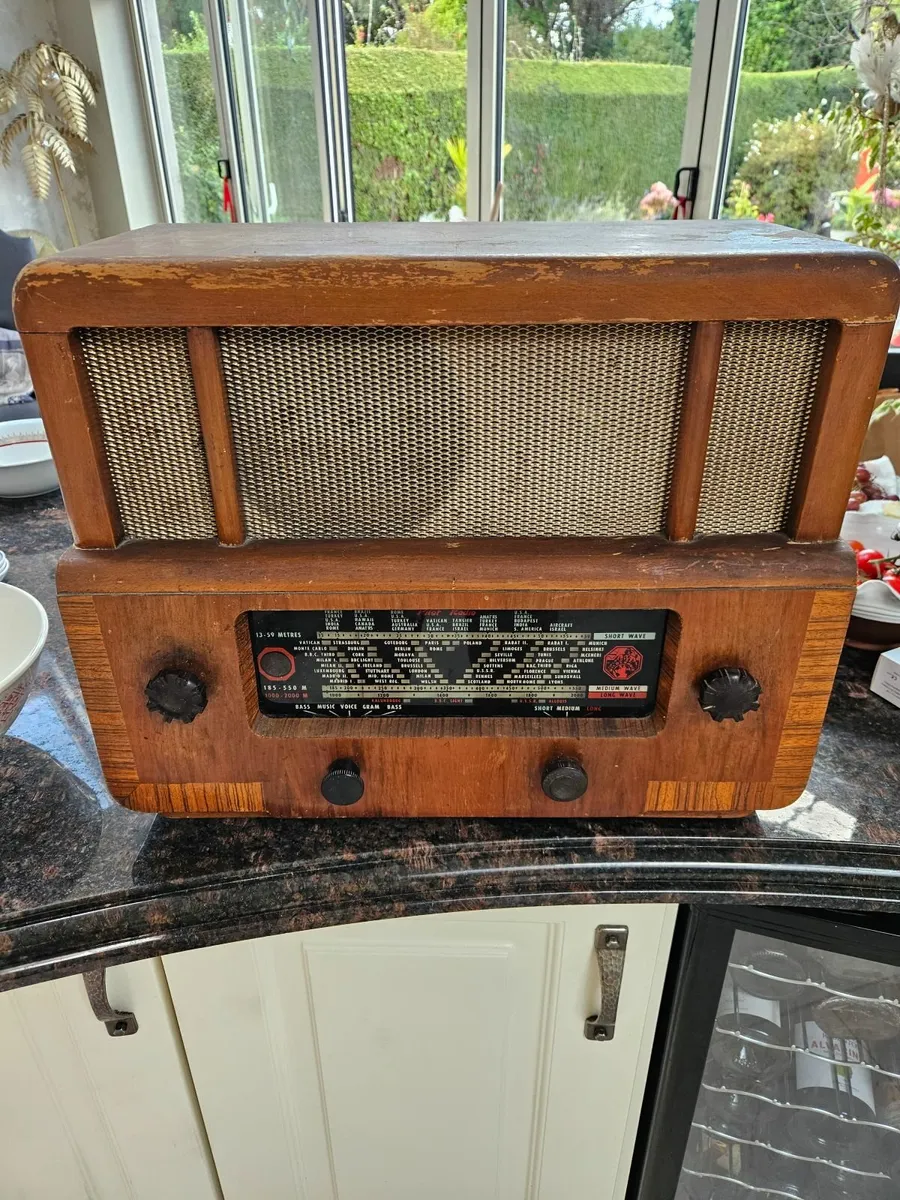 Vintage Pilot Radio - Image 3