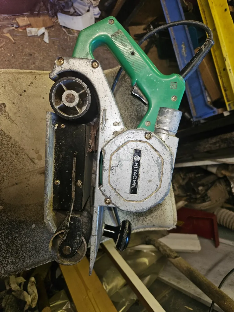 Hitachi belt sander - Image 1