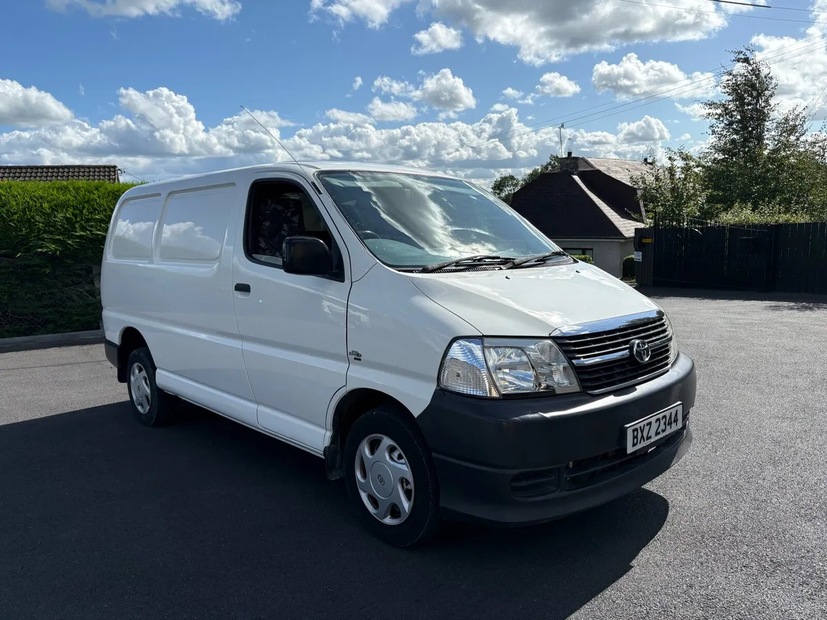 2011 Toyota Hiace.  SWB.  D4d - Image 2