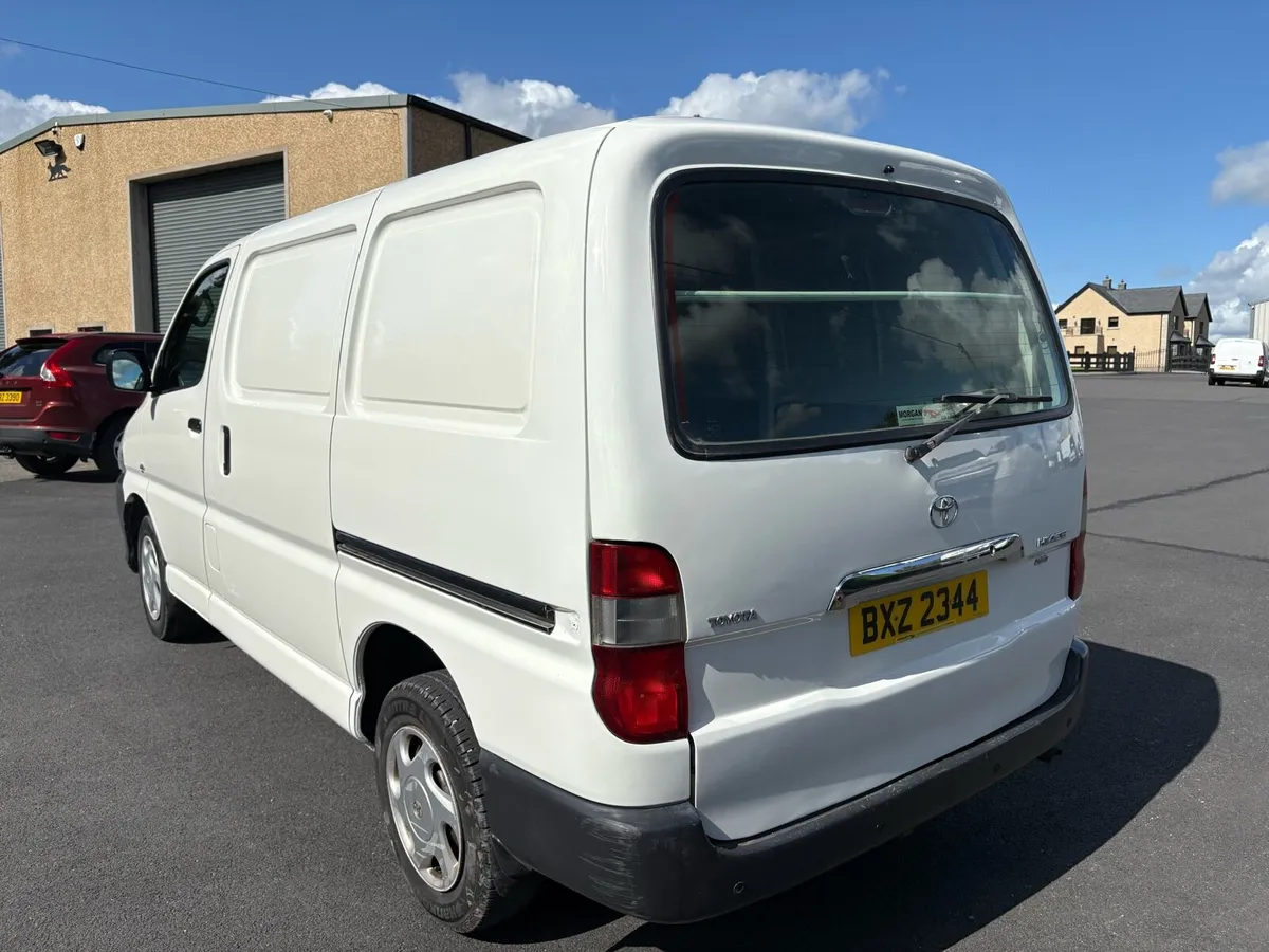 2011 Toyota Hiace.  SWB.  D4d - Image 3