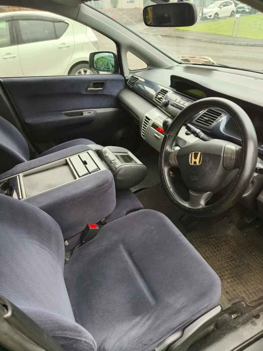 Honda FR-V - Image 2