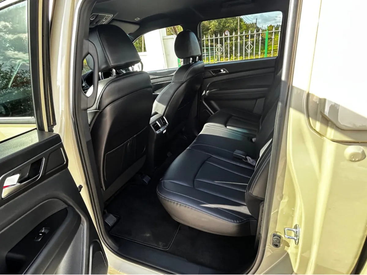 SsangYong Musso 2.2 DSL  4WD 4DR CREWCAB ONE OWNER - Image 4
