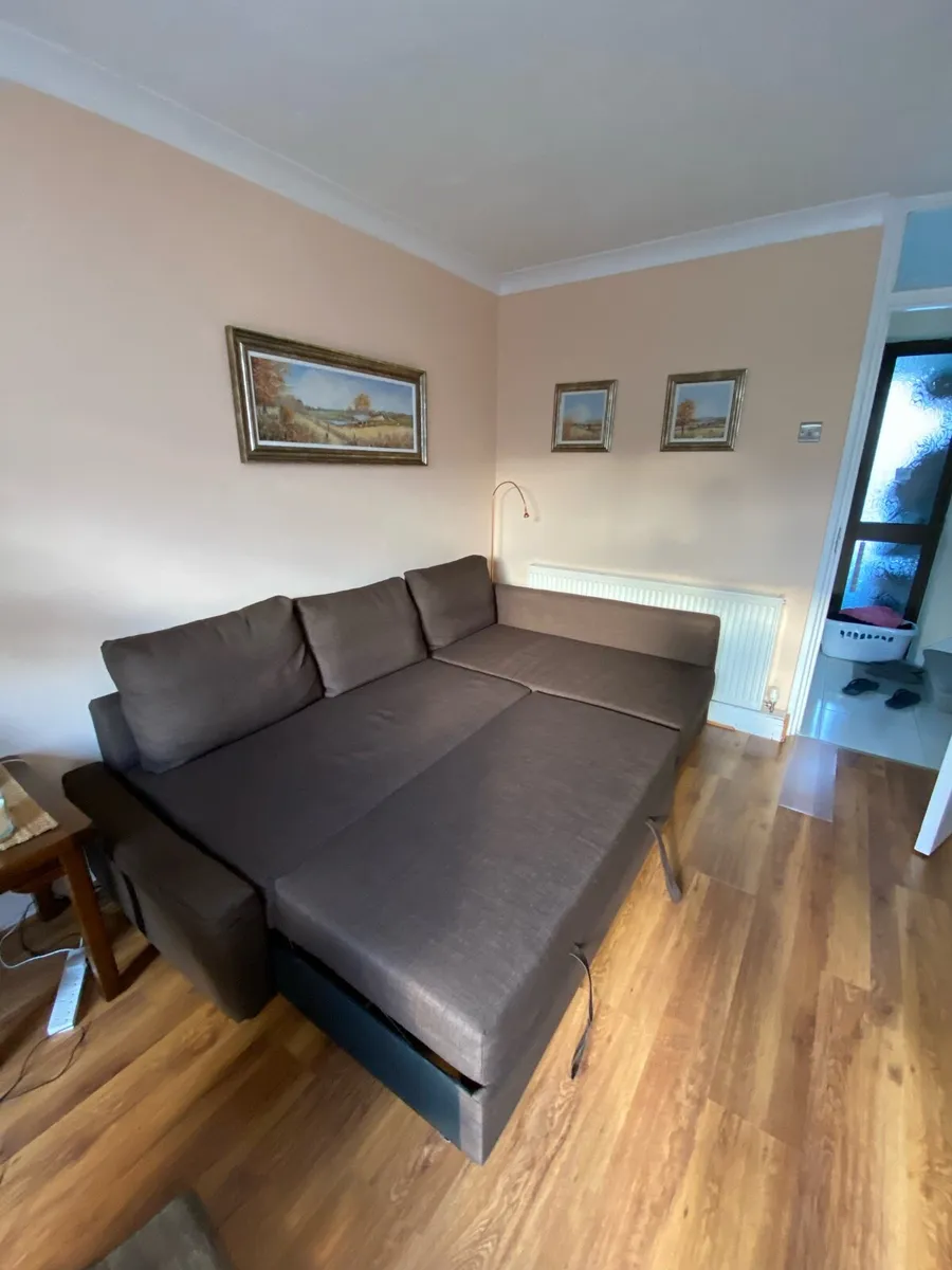 Comfortable and practical sofa bed. Only €40. - Image 4