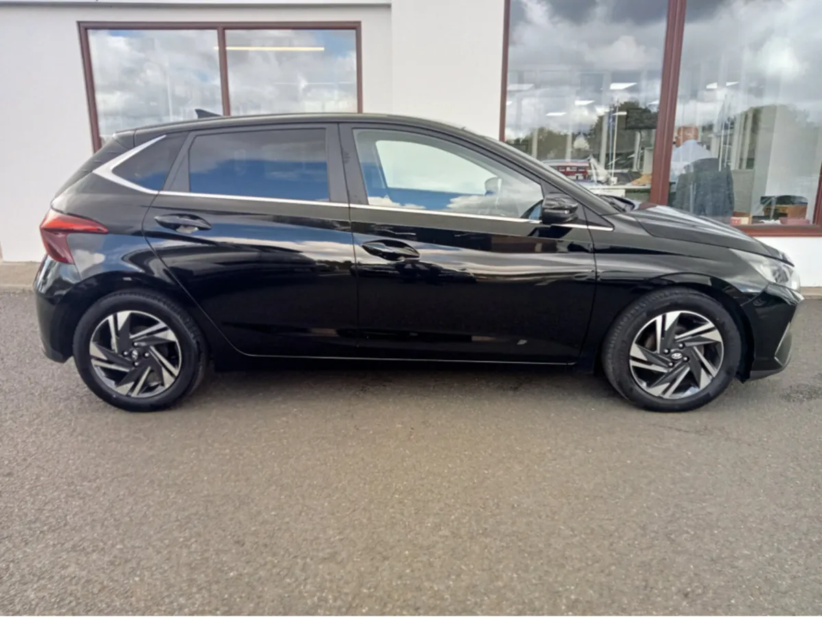 Hyundai i20 DELUXE PLUS 5DR - Image 3