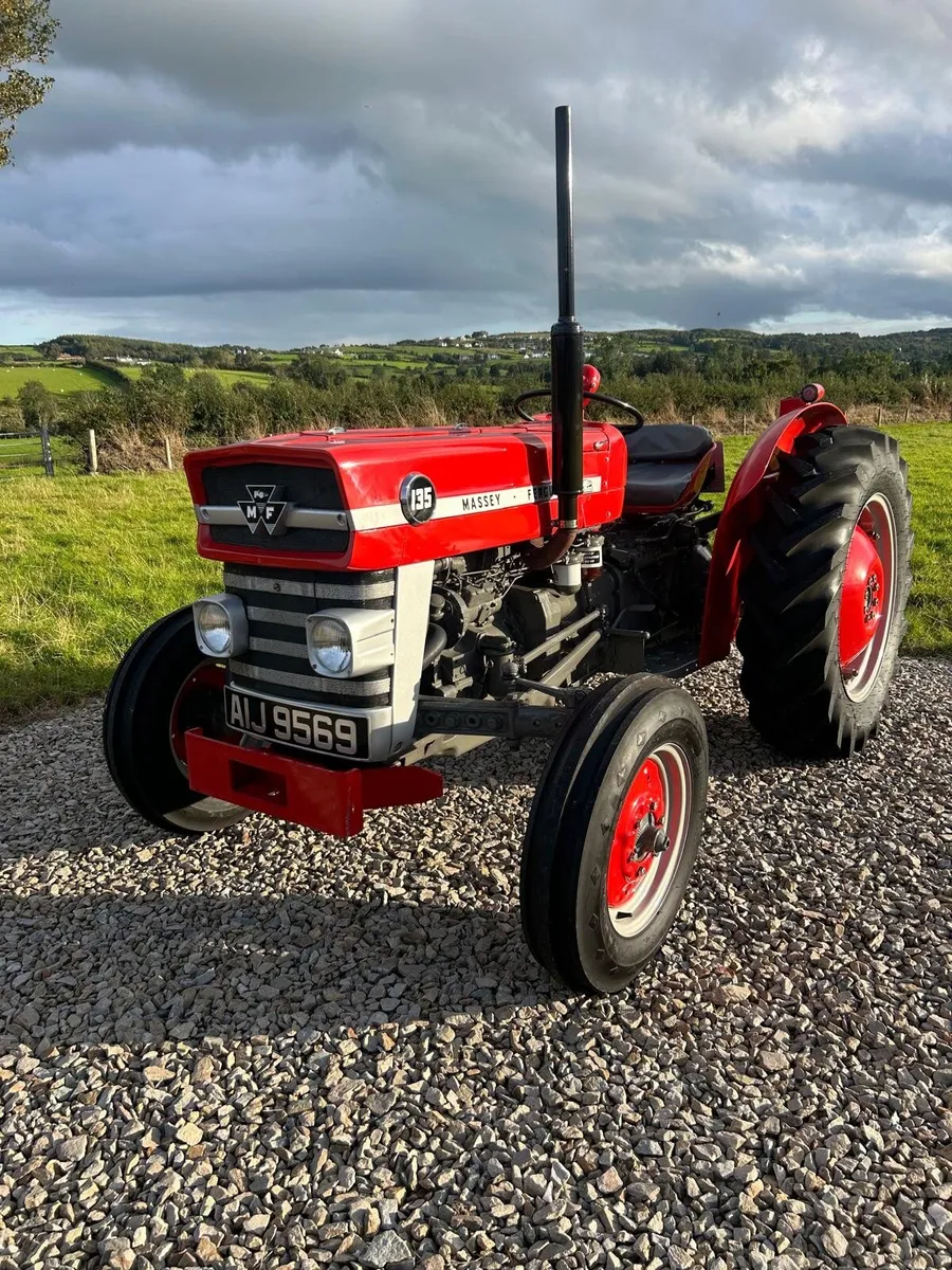 Massey 135 1968 - Image 1