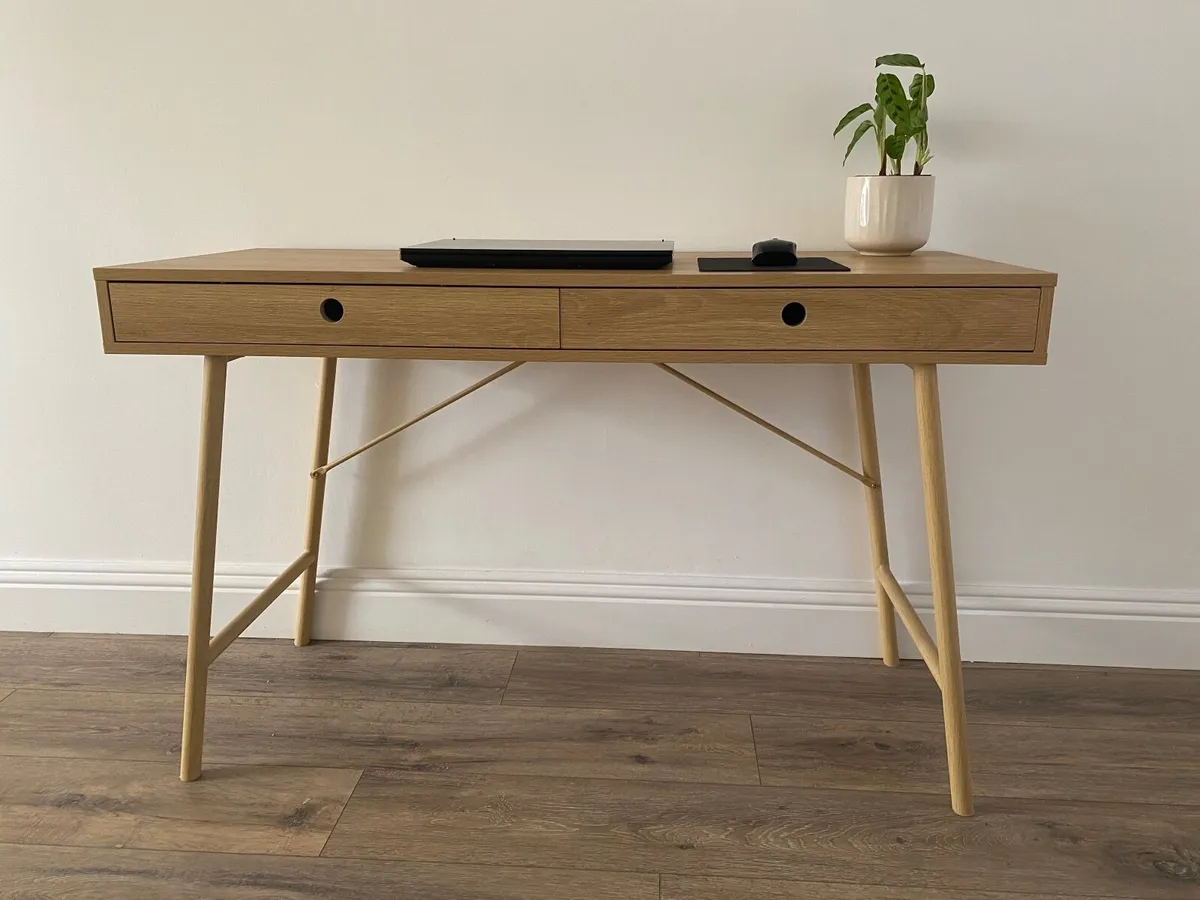 Office desk - Image 1