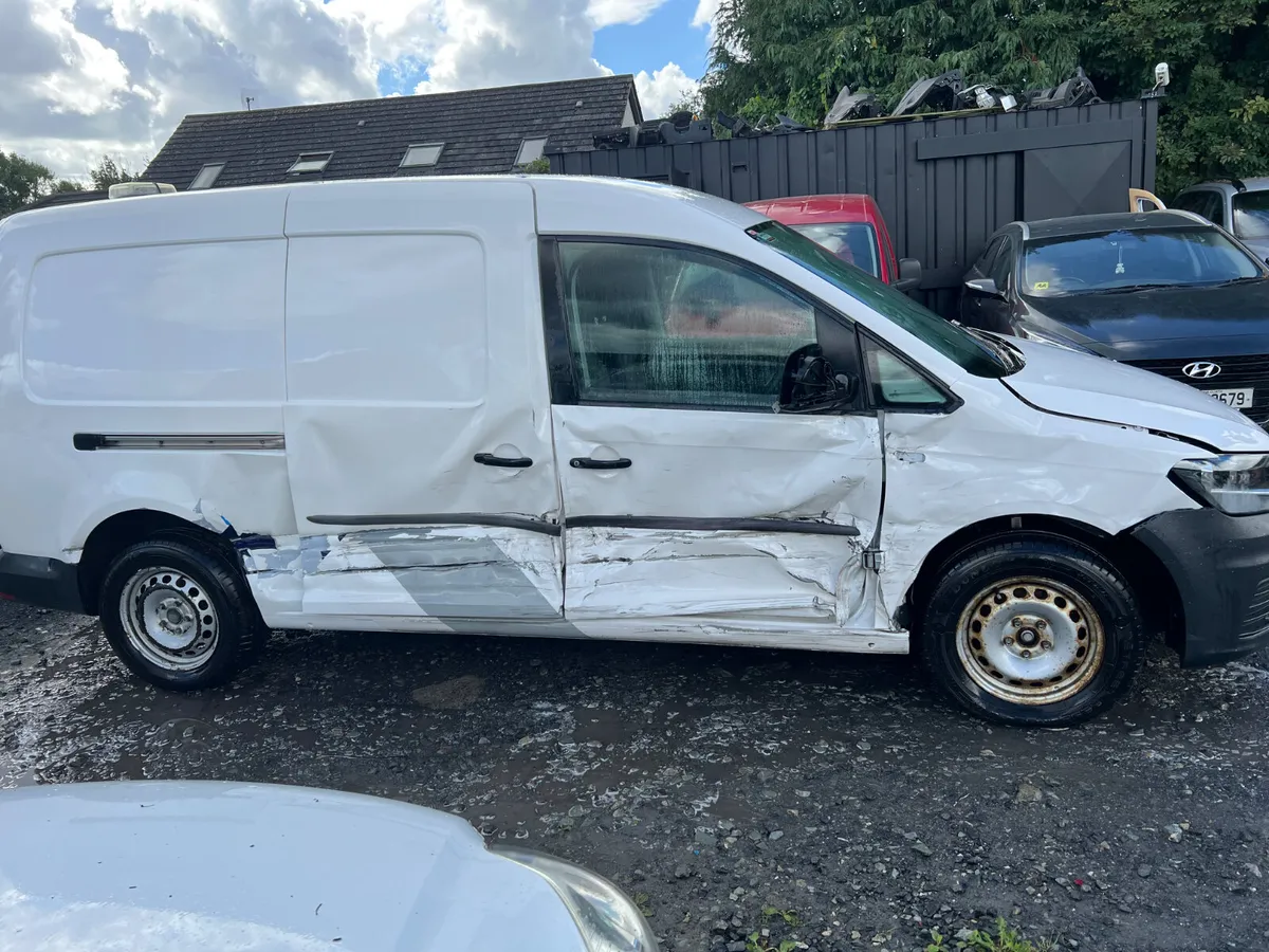 2018 Vw Caddy Maxi 2.0 Tdi driving - Image 4