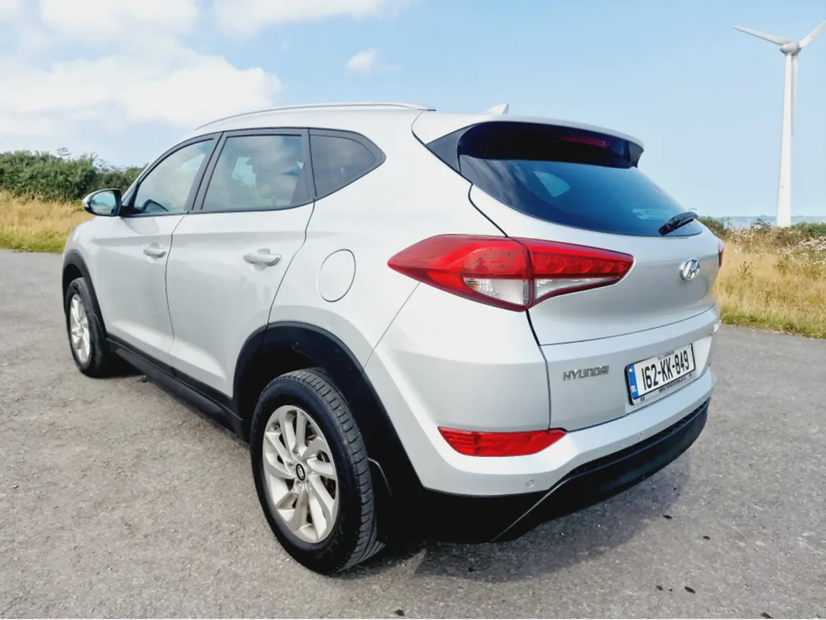 Hyundai Tucson EXECUTIVE 5DR - Image 2