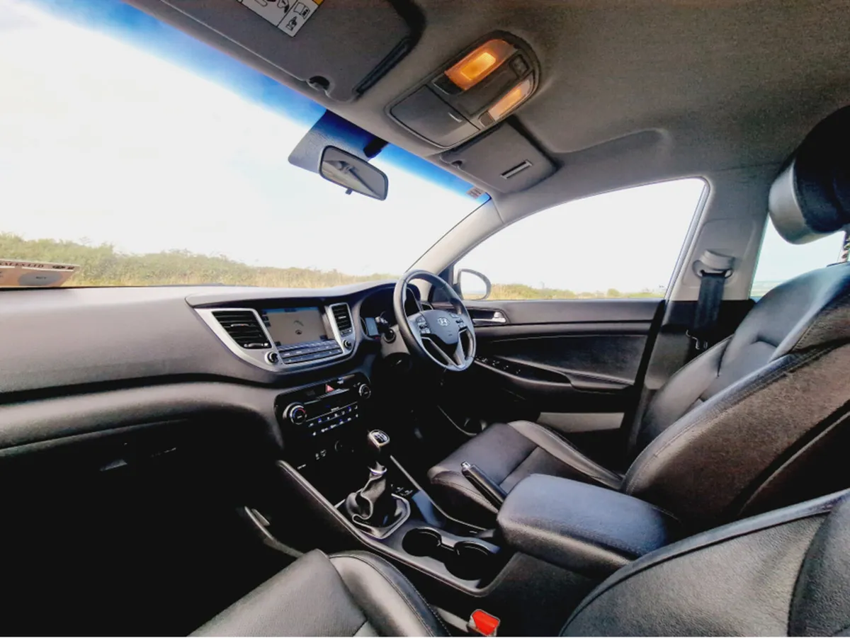 Hyundai Tucson EXECUTIVE 5DR - Image 4