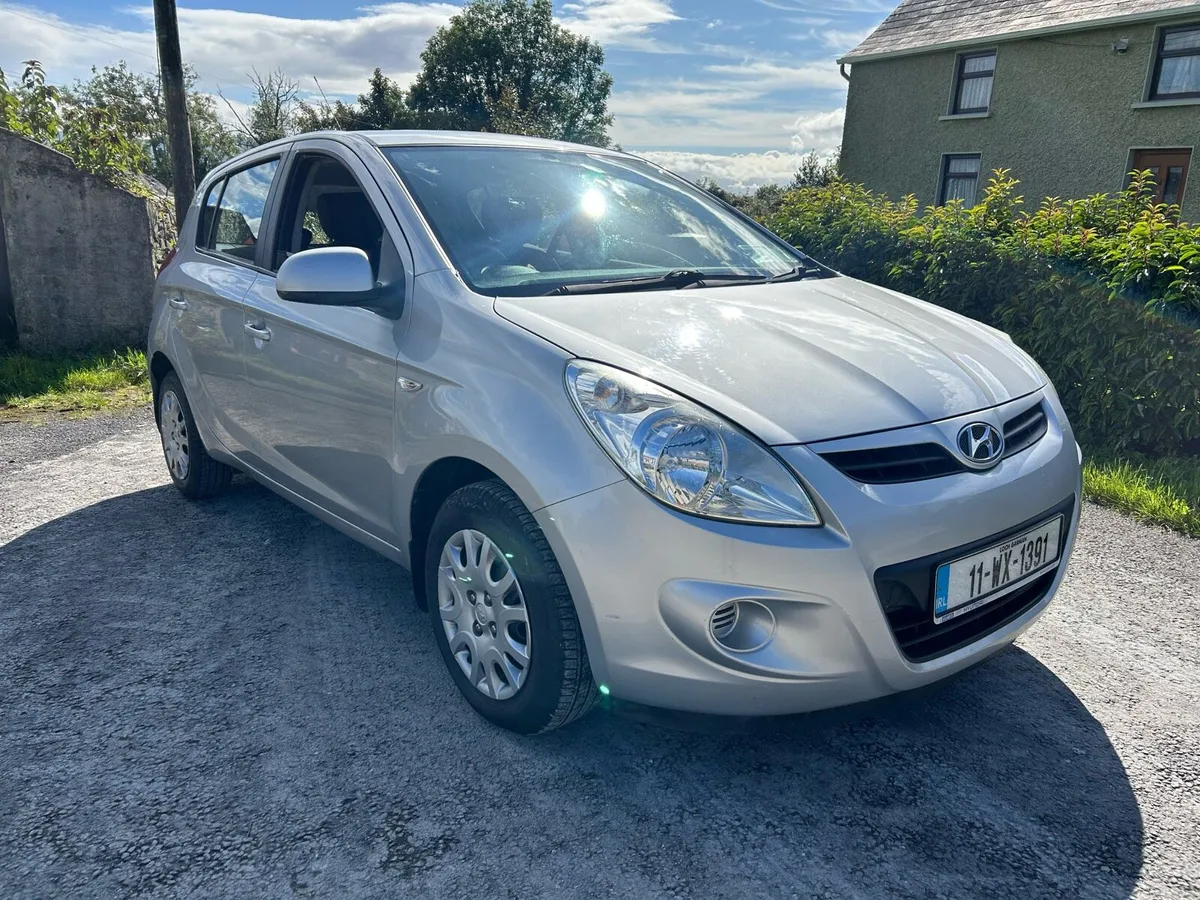 2011 Hyundai i20.. New NCT and Full Service - Image 4