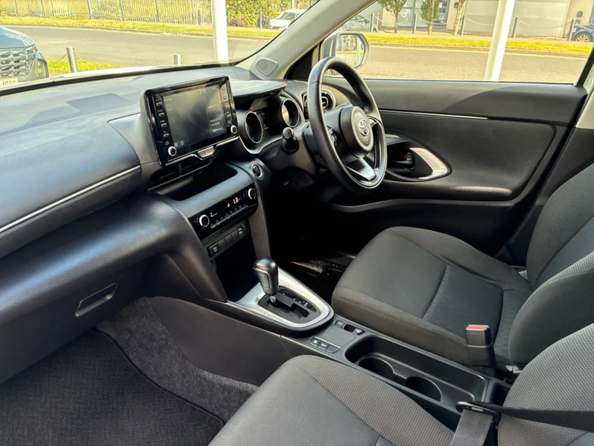 Toyota Yaris Cross 1.5L Petrol Automatic *360 Degr - Image 3