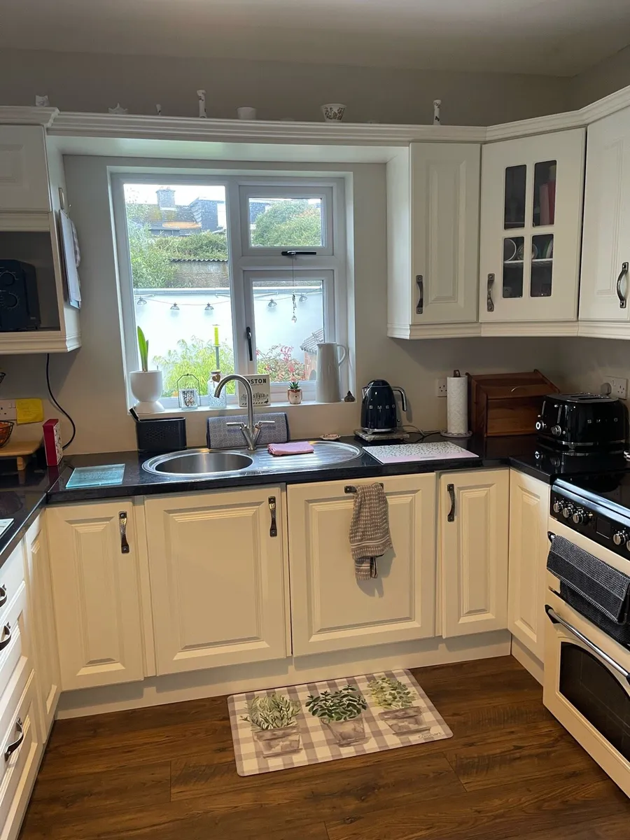 Kitchen - Image 4