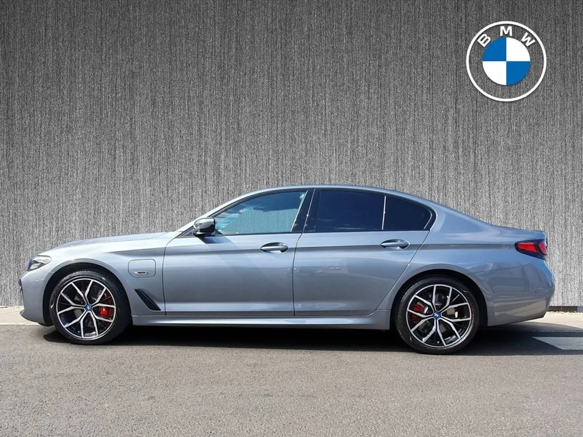 BMW 5 Series 530e M Sport Saloon - Image 4