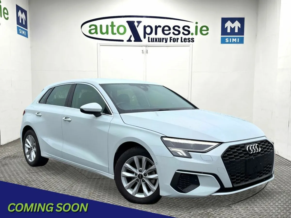 Audi A3 30 TFSI Automatic, Reversing camera - Image 1