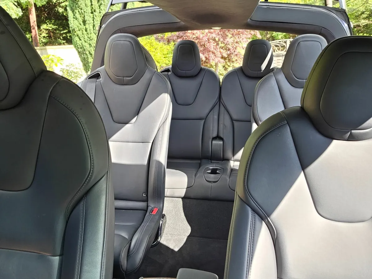 Tesla Model X 2020 - Image 2