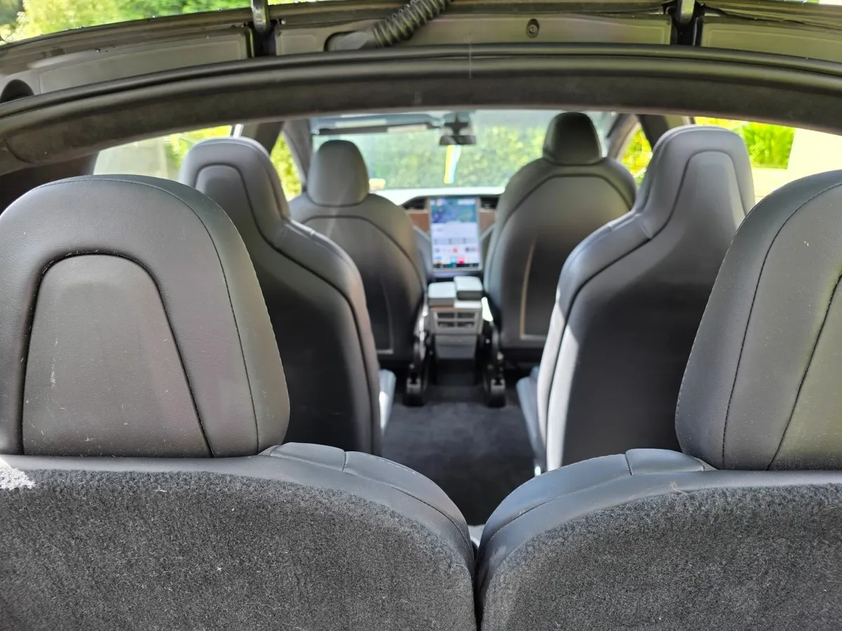 Tesla Model X 2020 - Image 3