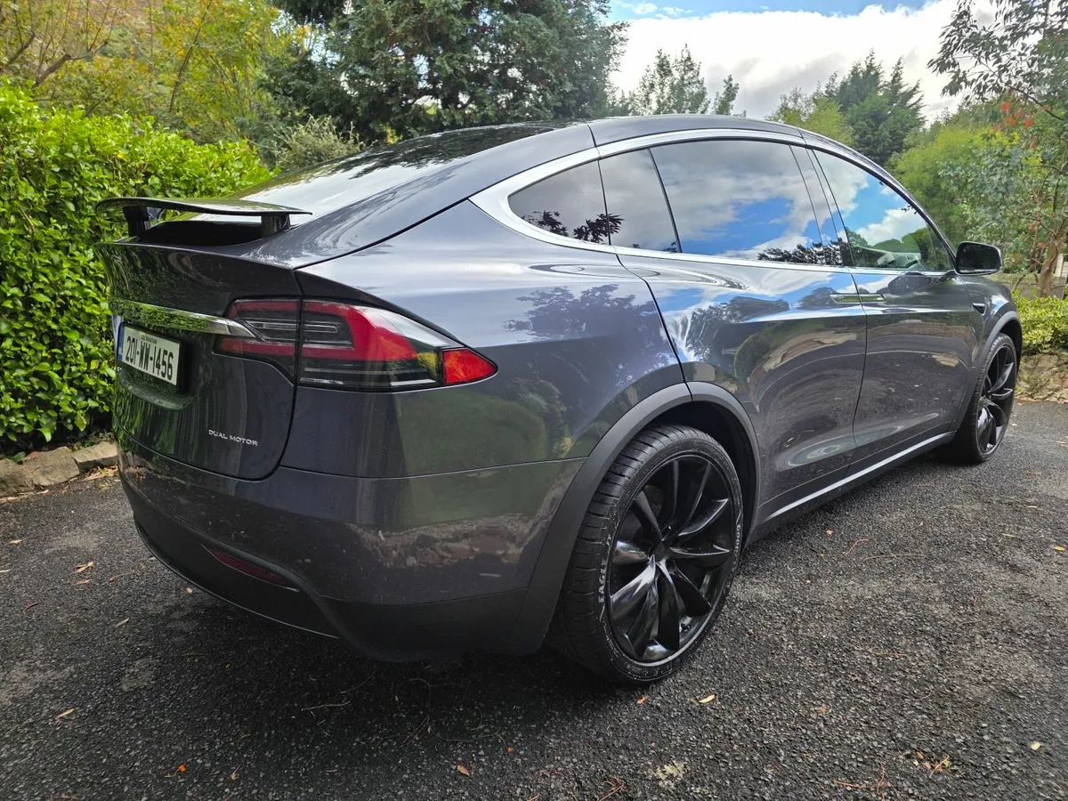 Tesla Model X 2020 - Image 4