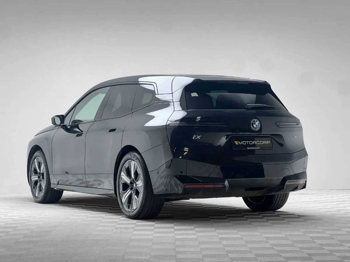 BMW iX 40 M SPORT PAN ROOF - Image 4