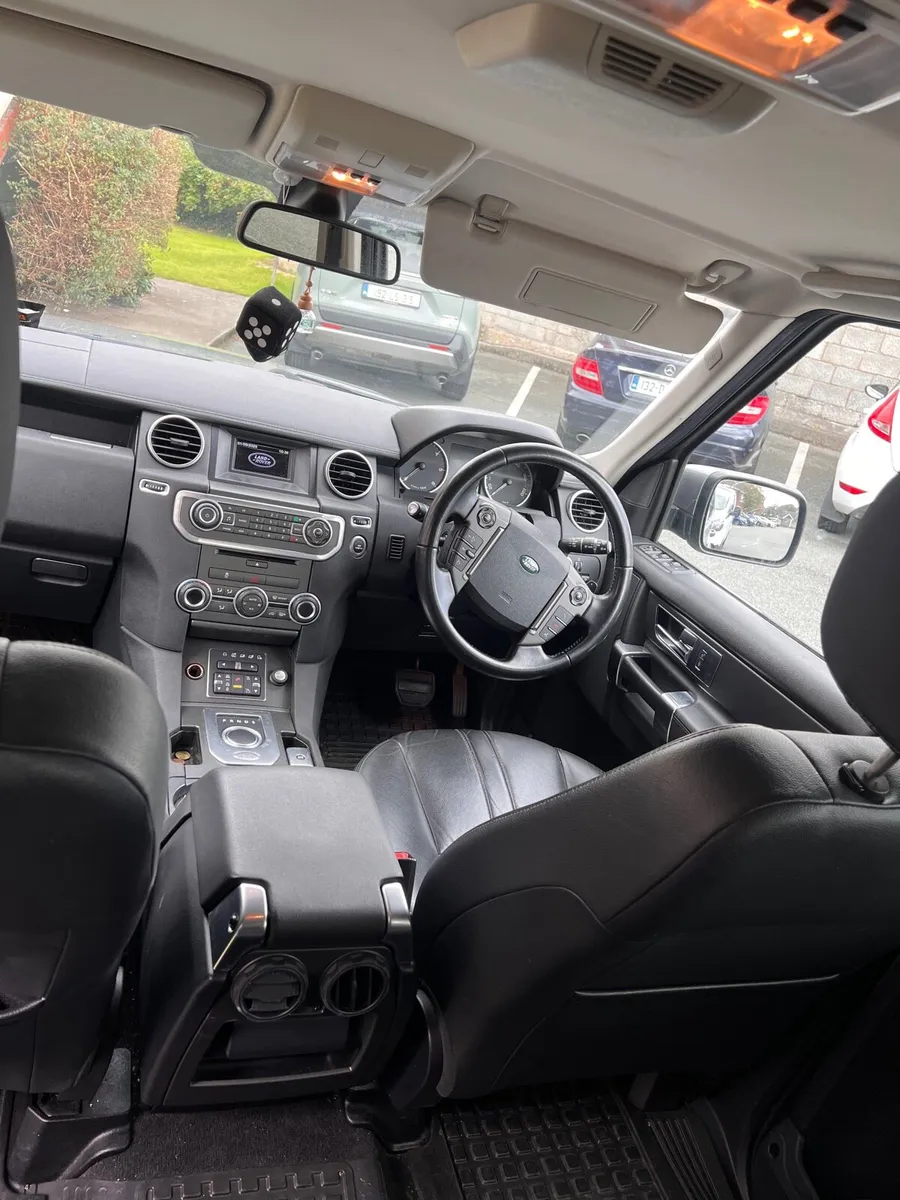 Land Rover discovery 4 - Image 3