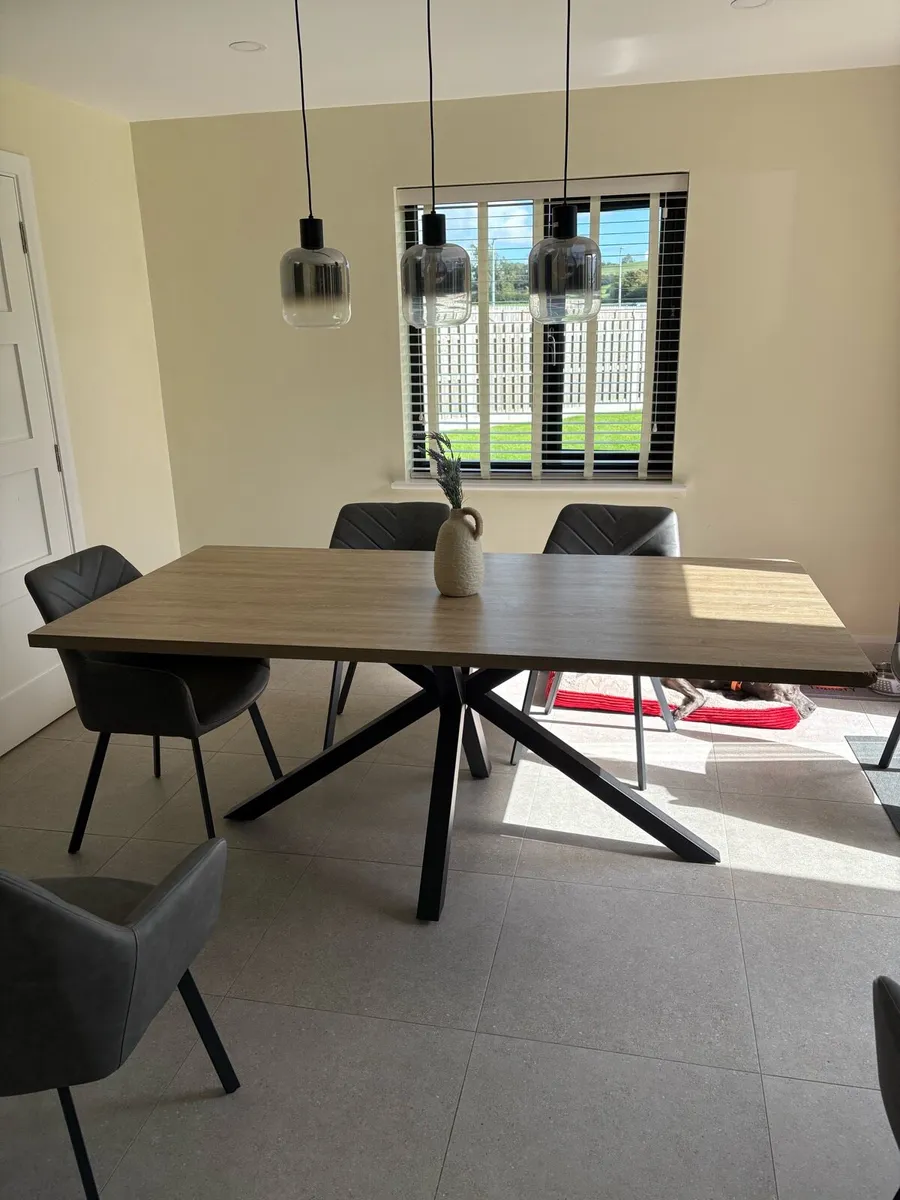 Kitchen table - Image 2