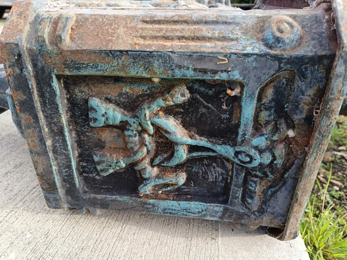 Cast iron post box antique - Image 3