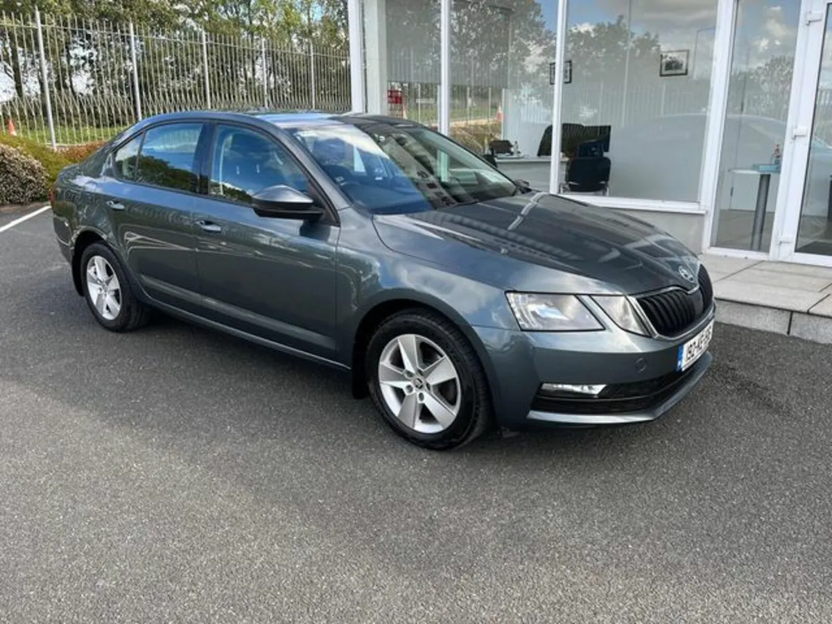 Skoda Octavia Ambition 1.6tdi 115HP 4DR - Image 1