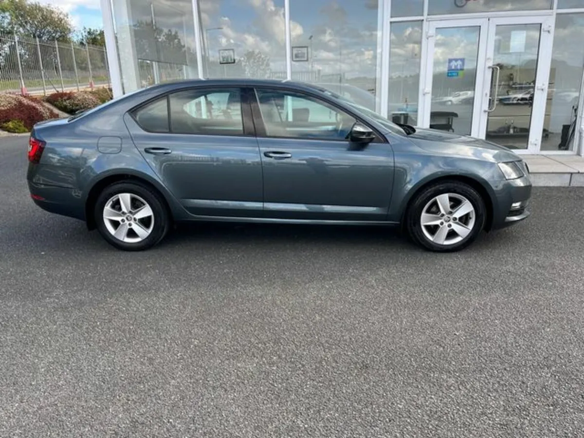 Skoda Octavia Ambition 1.6tdi 115HP 4DR - Image 2