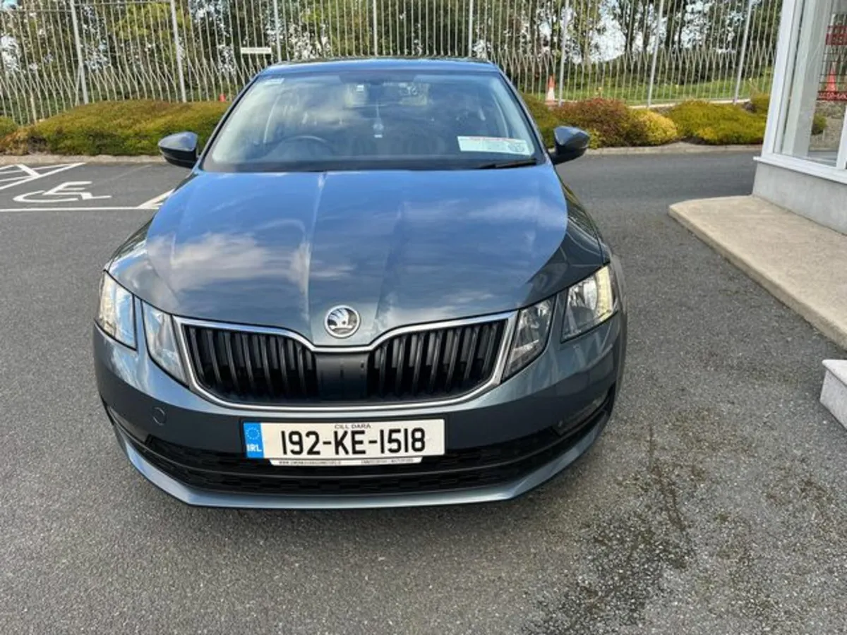 Skoda Octavia Ambition 1.6tdi 115HP 4DR - Image 3