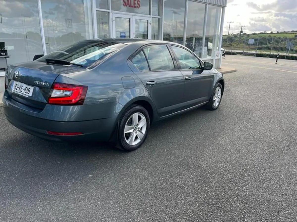 Skoda Octavia Ambition 1.6tdi 115HP 4DR - Image 4