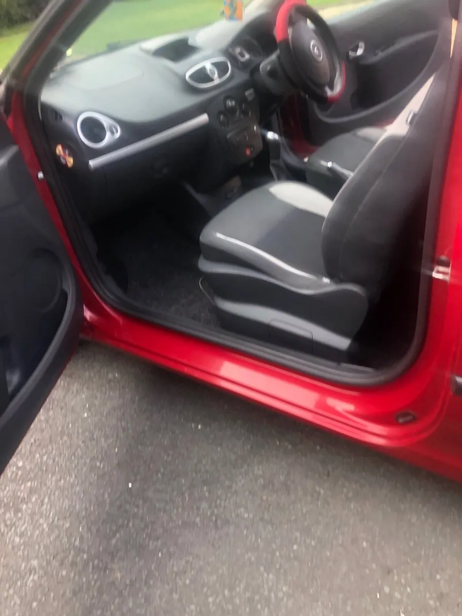Renault Clio 2 owners - Image 4