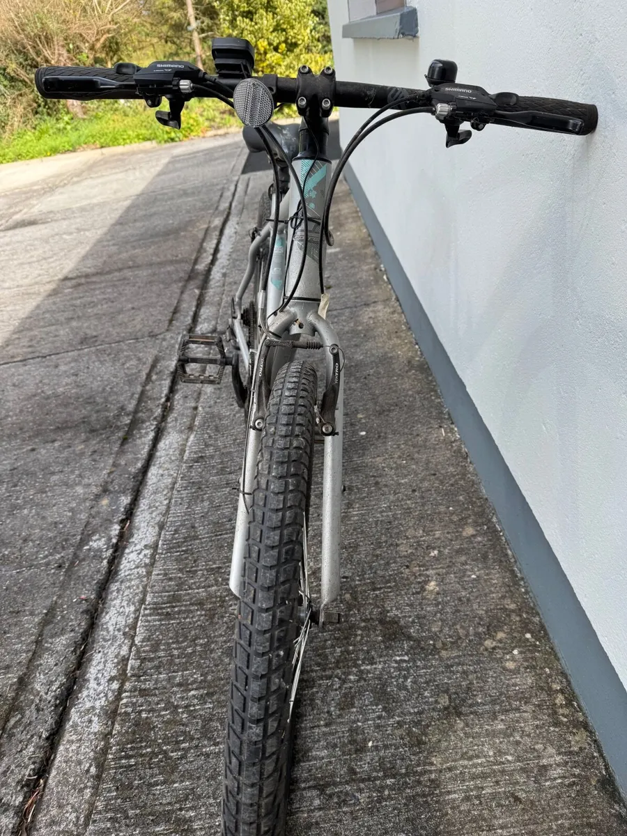 Carrera Parva Womens Hybrid Bike - Image 3
