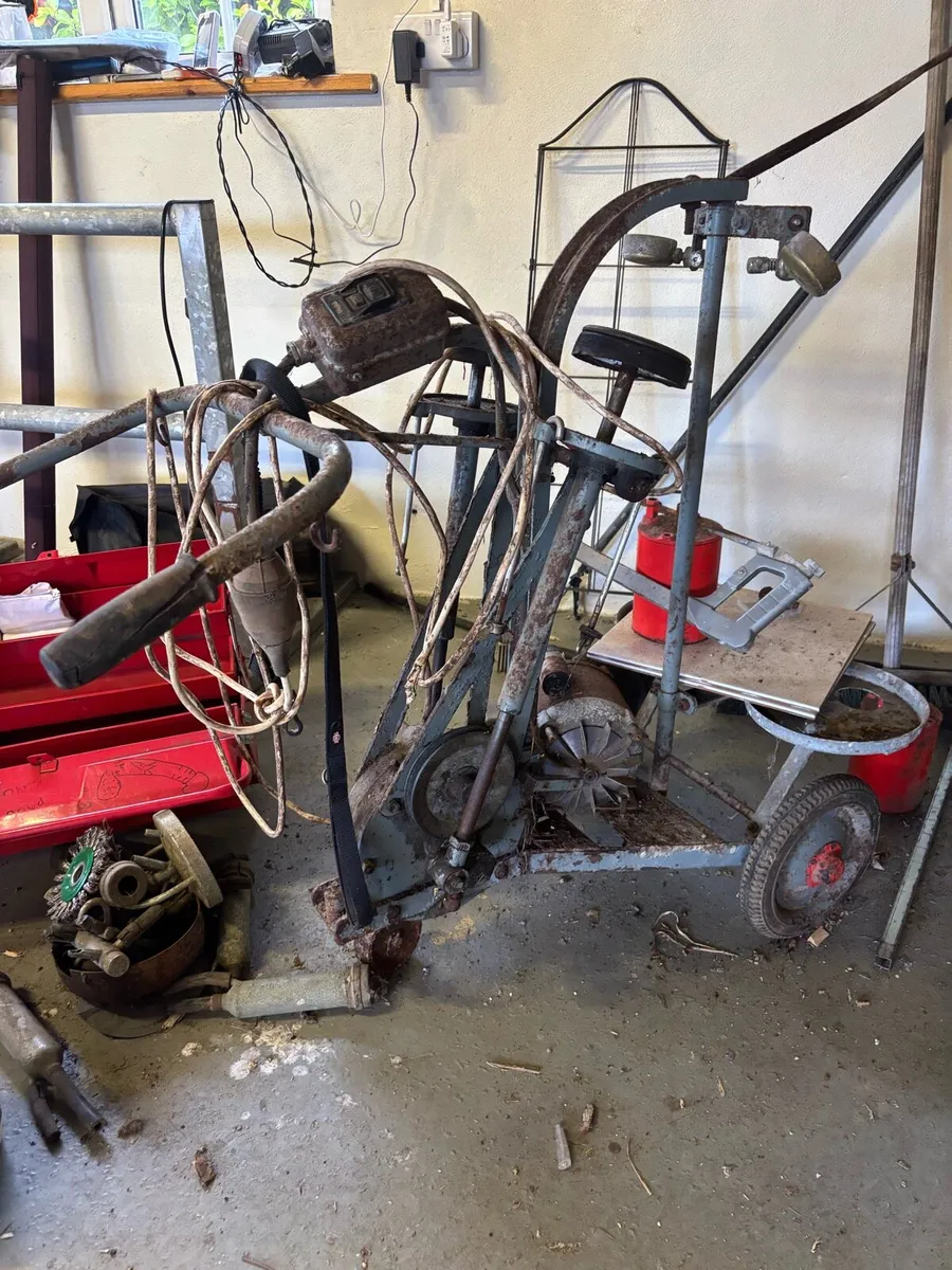 Antique milking machine - Image 1