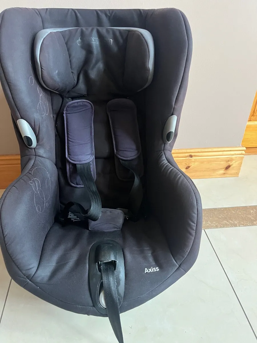 Maxi Cosi Swivel Car Seat - Image 4