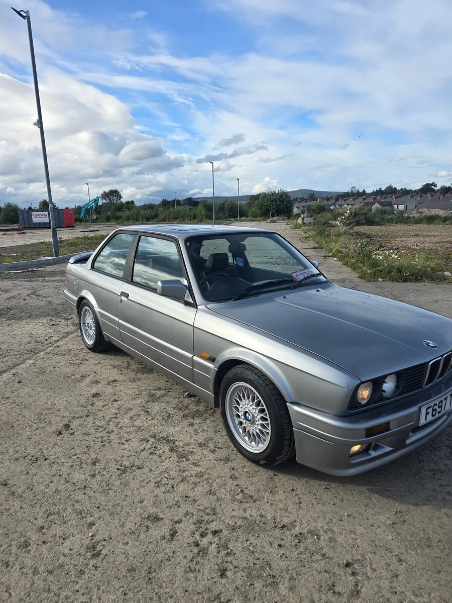 BMW E30 325i Sport *LACH SILVER* - Image 2
