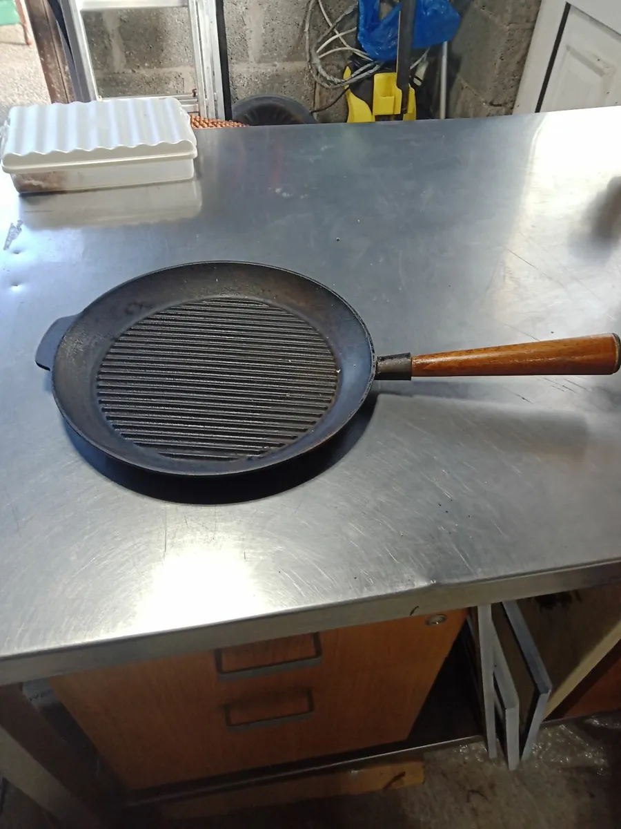 Cast iron Skillet - Image 1