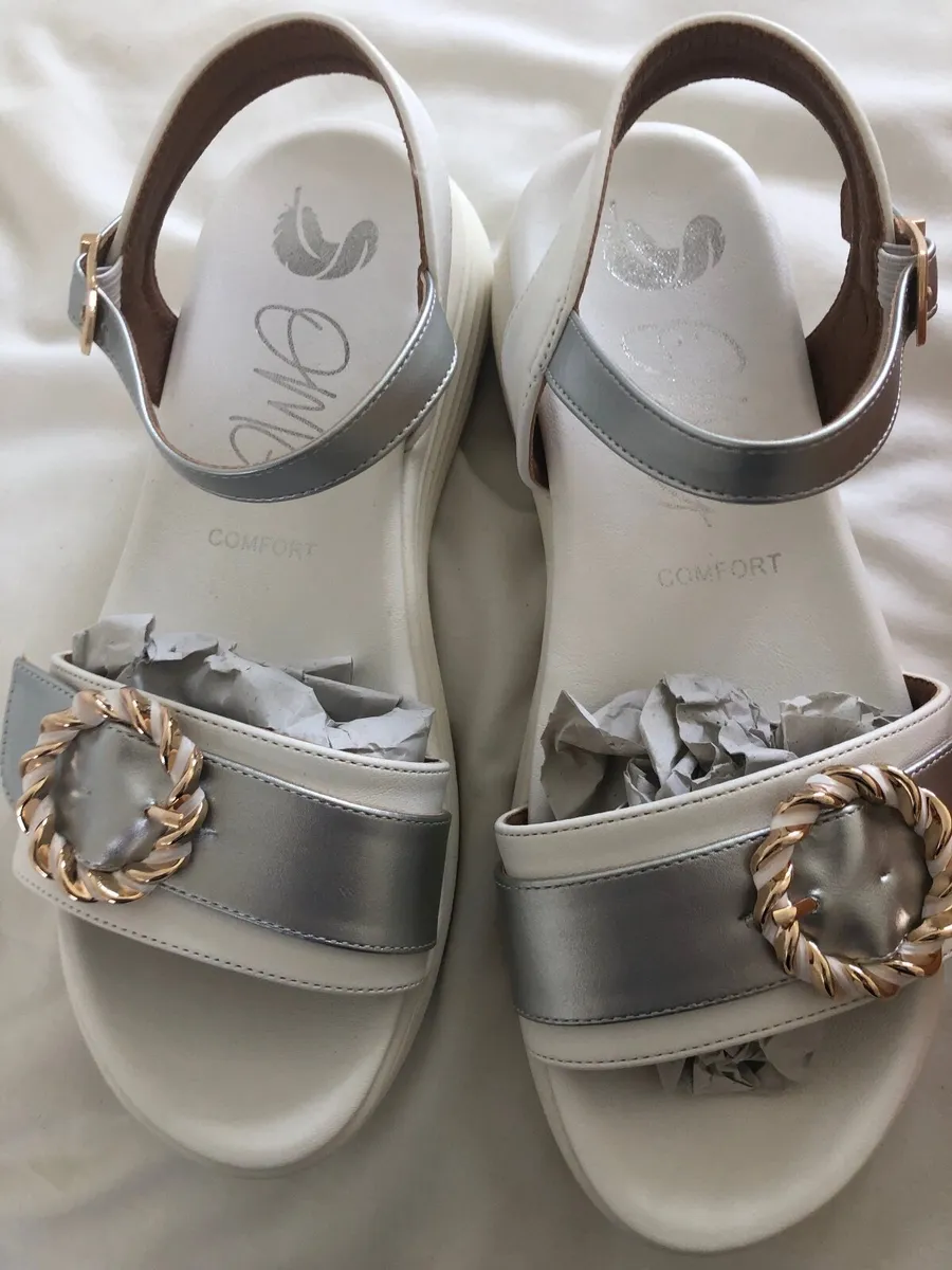Brand New Ladies Sandals - Image 3